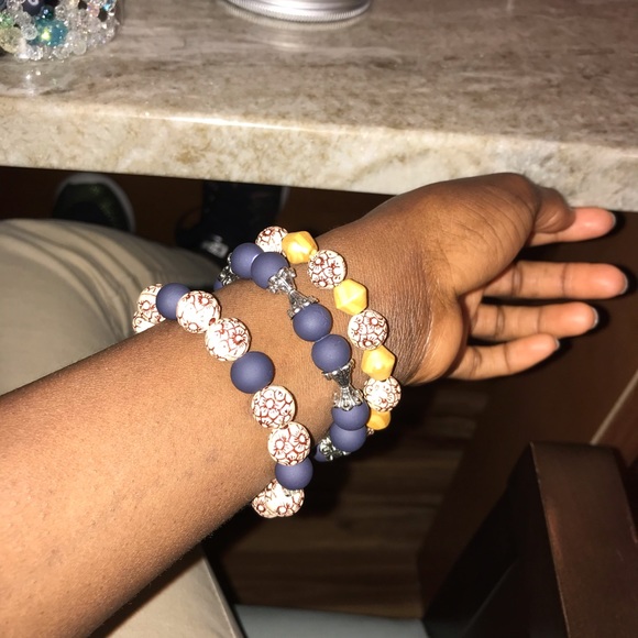 Bracelets - Picture 4 of 8